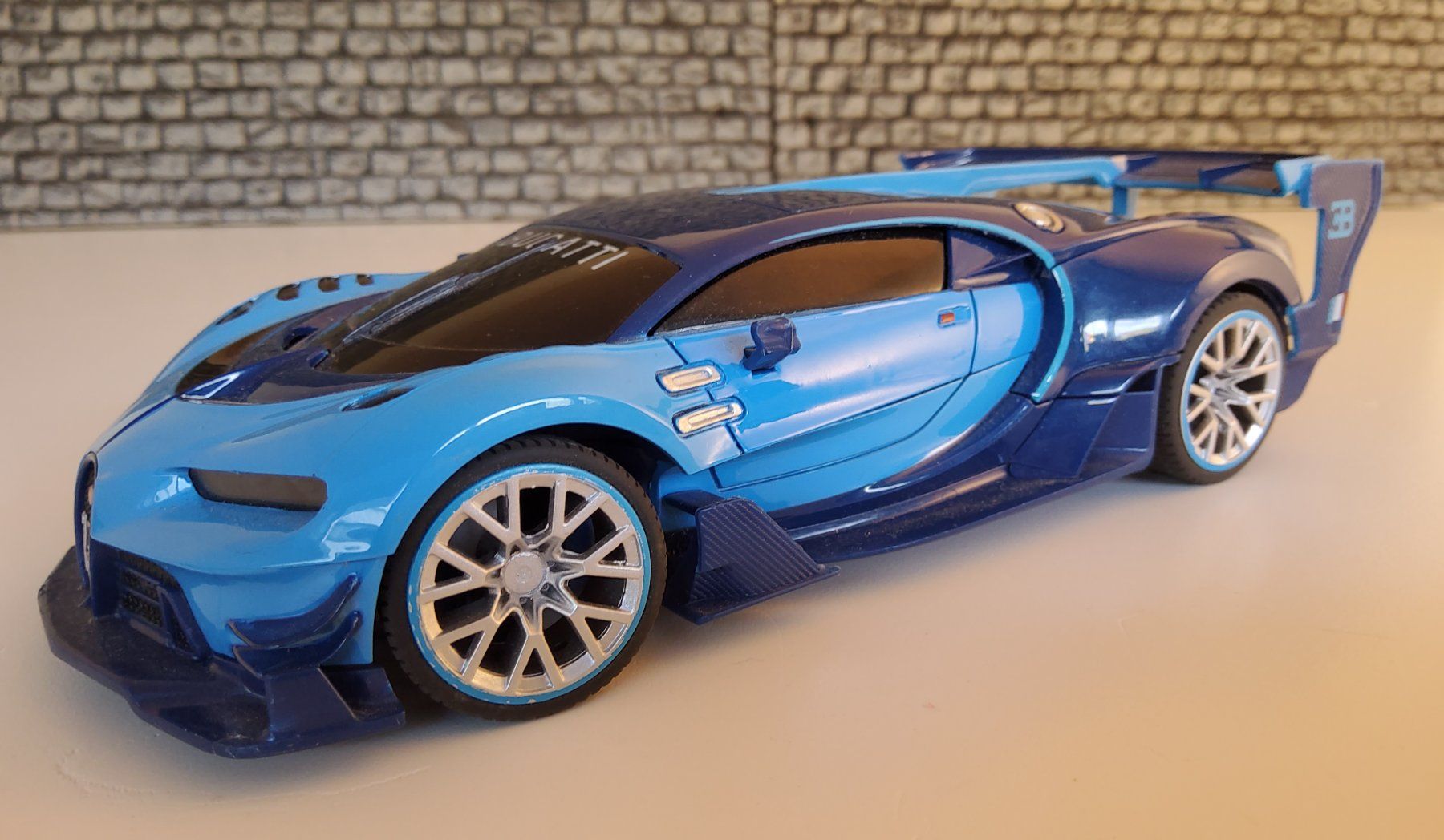 Bugatti Modellini d'auto: Modellauto BUGATTI – Difettoso da Grüningen venduto da VENOM59