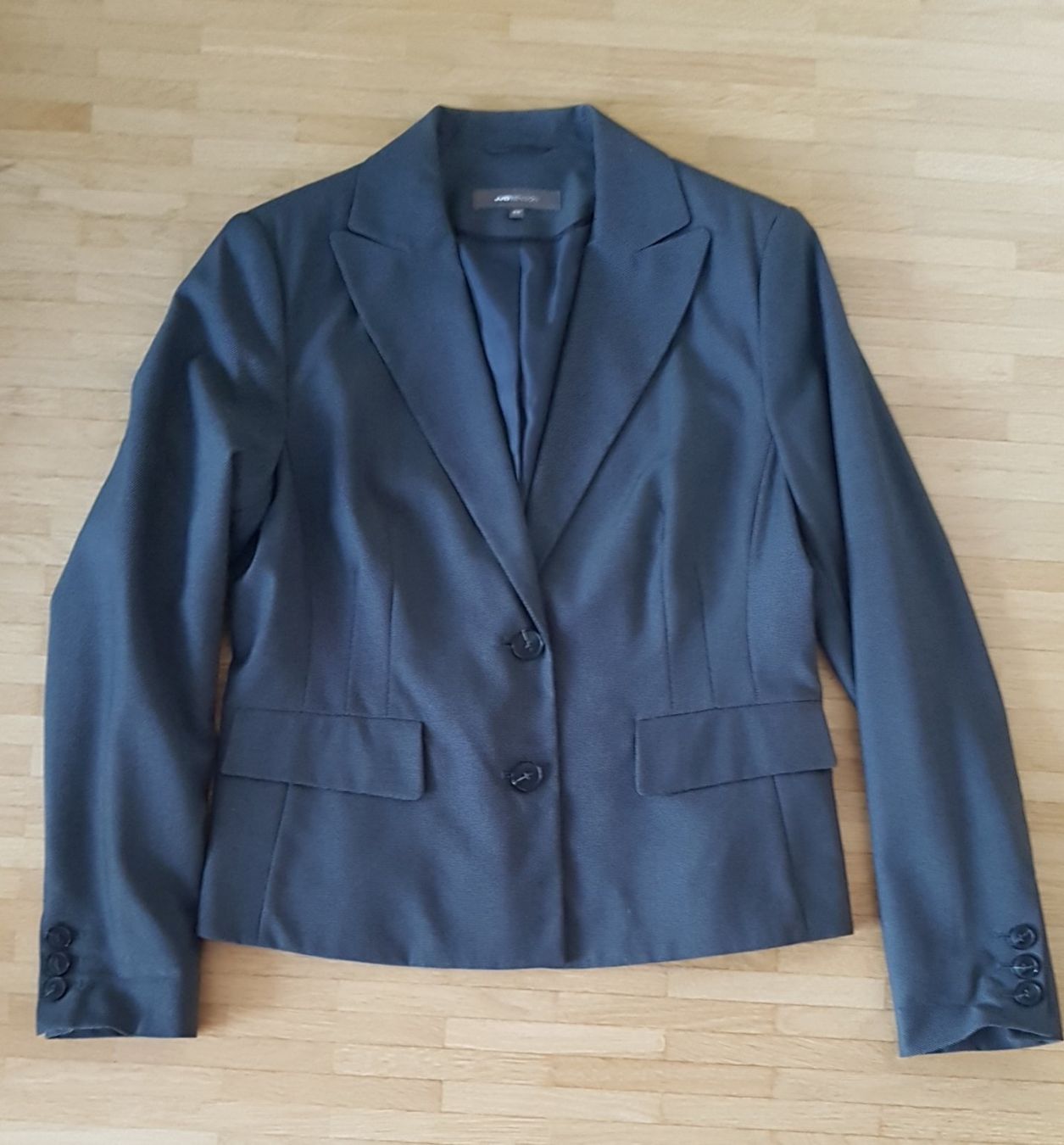 Giacche: Elégant blazer ajusté – Nuovo (secondo la descrizione) da Le Mont-sur-Lausanne venduto da olatiu