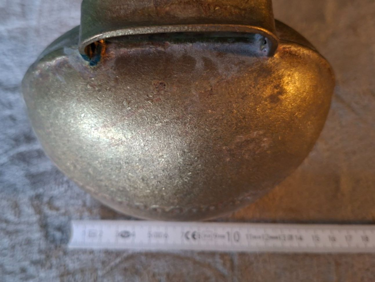 Campanacci mucche: Grössere Kuhglocke, Vintage, Messing mit Klöppel – Usato da Otelfingen venduto da silver-moon 3