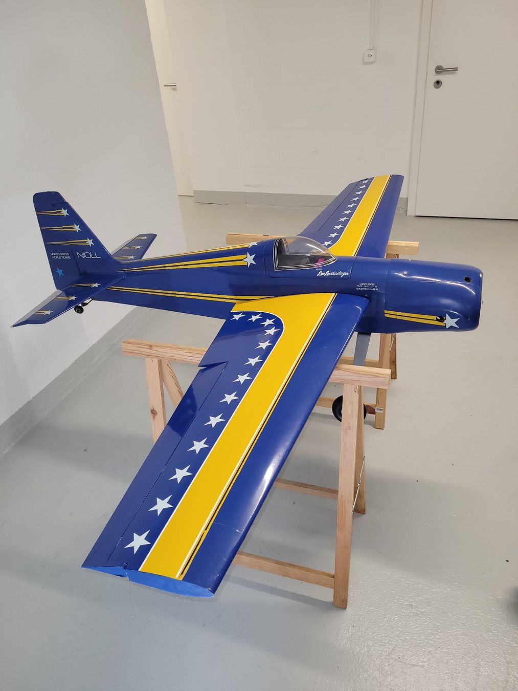 RC Modellbau: Grosse, schöne Laser, Akromodel, leer – Defekt aus Winterthur von testi67 1