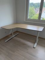 Eckschreibtisch höhenverstellbar L-Form neuwertig