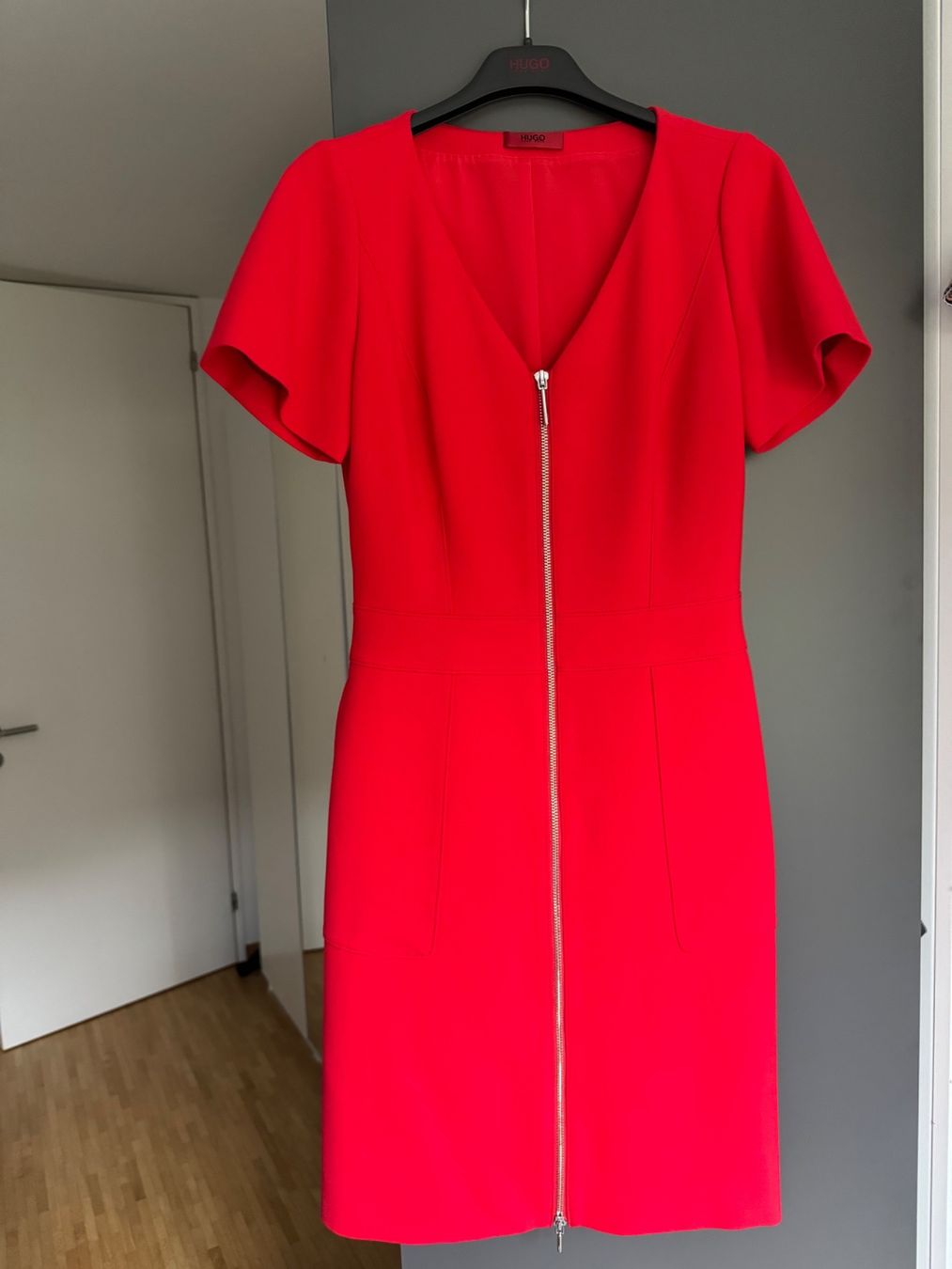 Hugo Boss Vestiti: Hugo Boss Etuikleid – Nuovo (secondo la descrizione) da Riehen venduto da karolina3