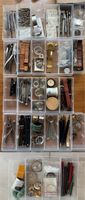 Lot Uhrwerke, Zifferblätter, Werkzeuge, Armbänder & Ersatzt