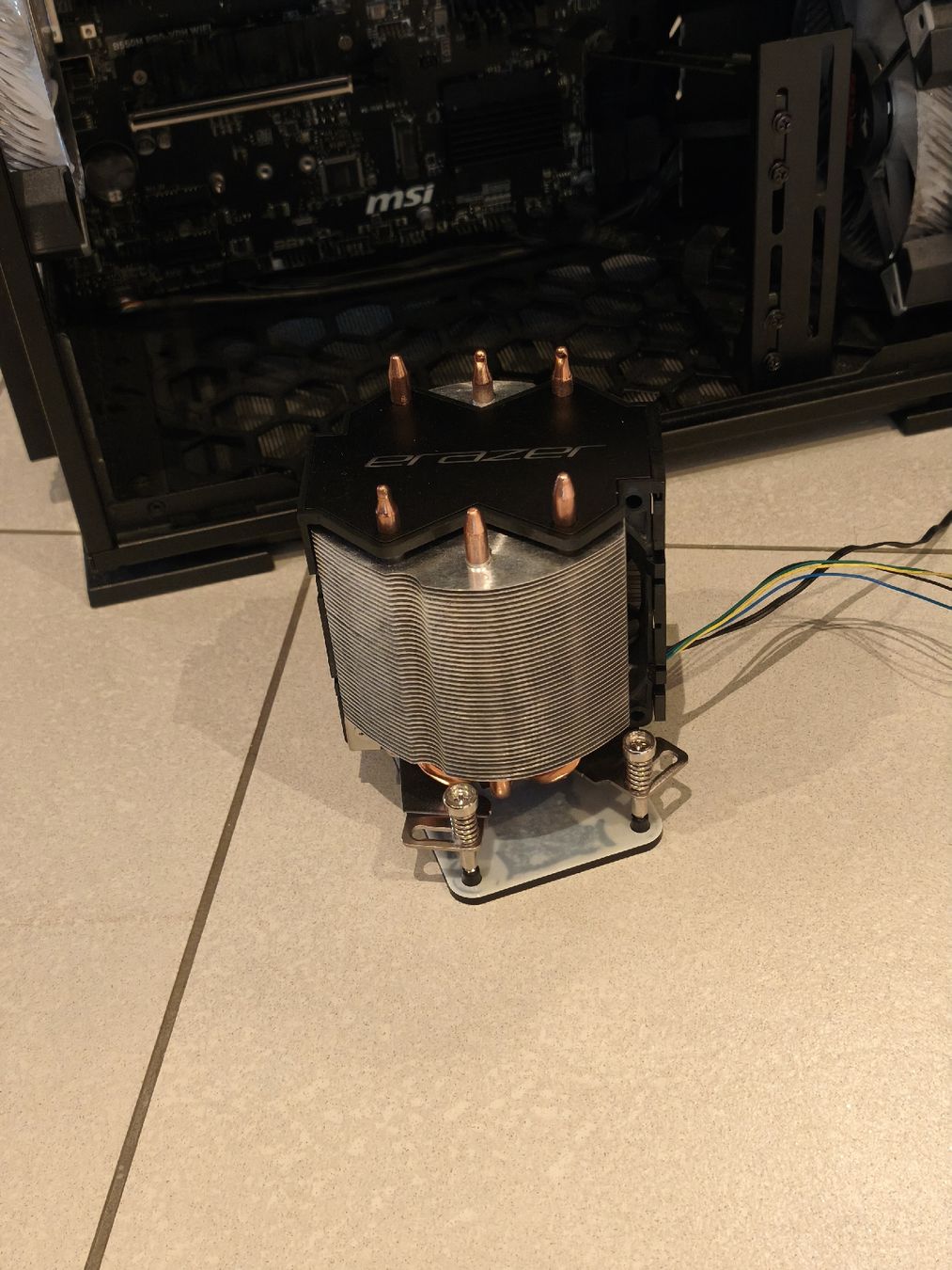 Medion Gehäuse: Medion Erazer Engineer X25 BAREBONE – Gebraucht aus Dielsdorf von LukeyDukey 2
