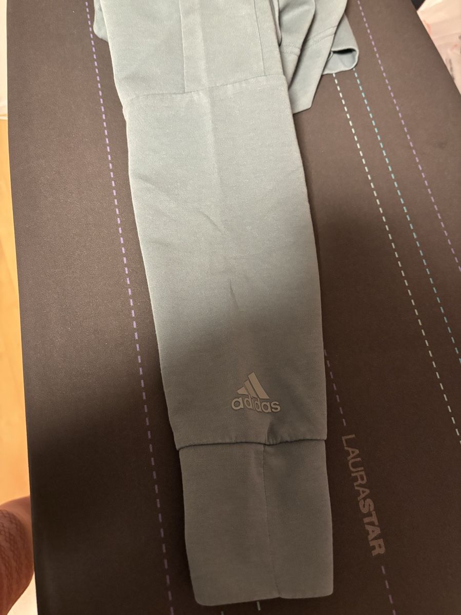 Adidas Pullover & Sweatshirts: Sportpullover Adidas  M – Gebraucht aus Kesswil von Branca-01 5