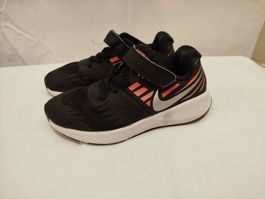 Nike Star Runner Kinderschuhe, Grösse 30