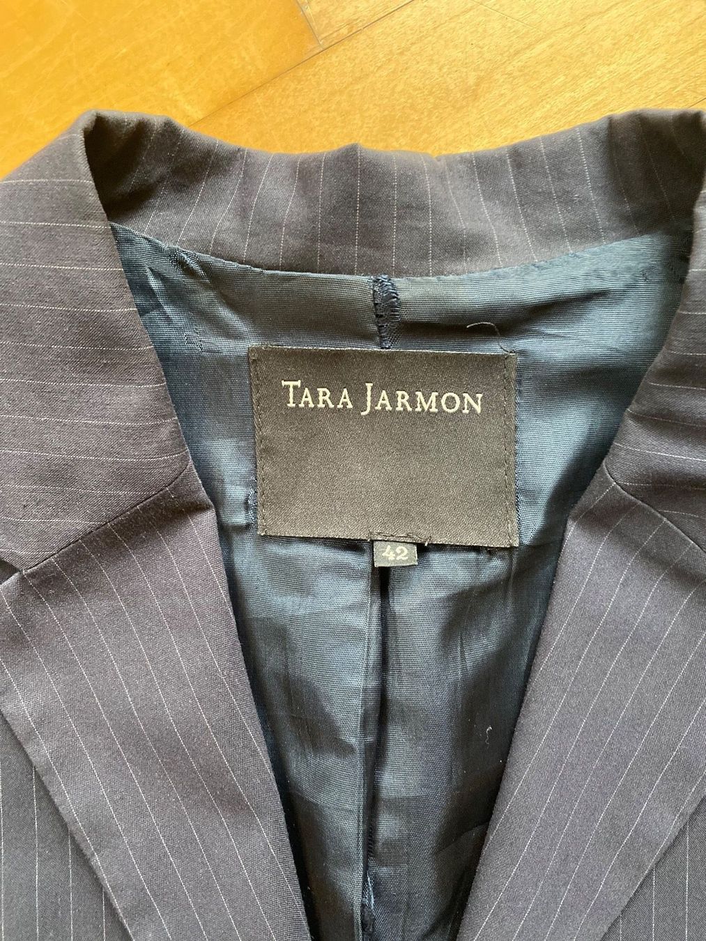 Giacche: Blazer Tara Jarmon - size 42 – Usato da Zürich venduto da FEC75 1