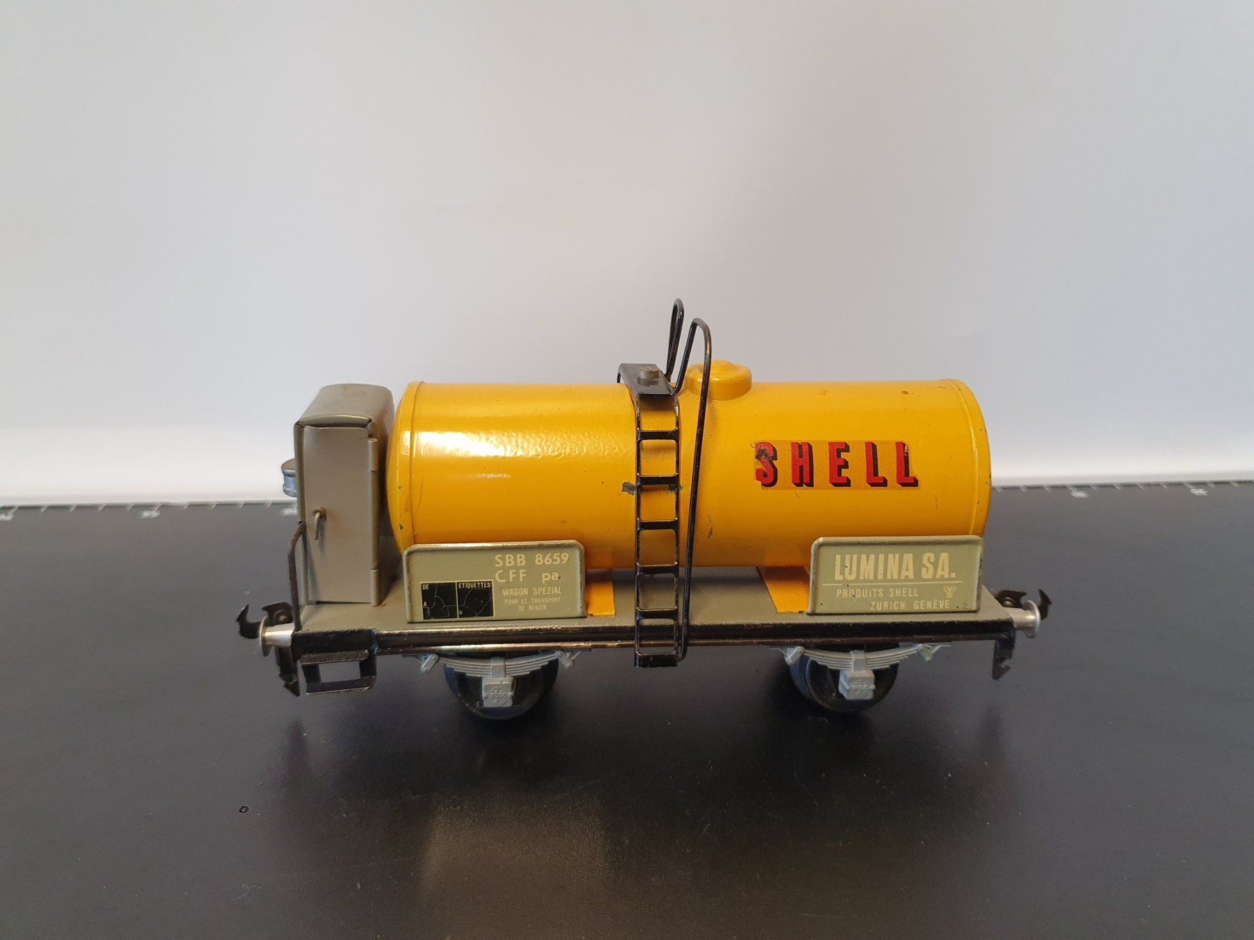 Buco Modellini di ferrovie: BUCO:0: SBB KESSELWAGEN SHELL MIT BREMSERHAUS – Usato da Biglen venduto da taunus82