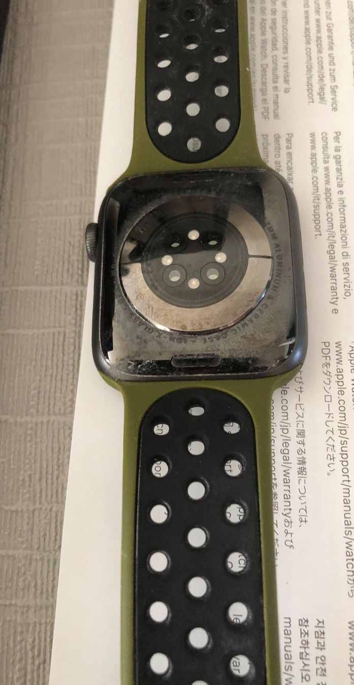 Apple Smartwatch: Apple Watch Serie 6, 44 mm – Usato da Bern venduto da Mimmo00 3