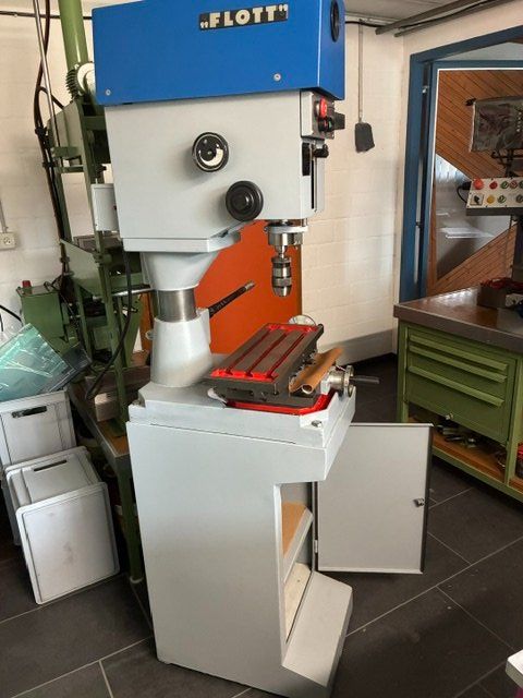 Flott Bohrmaschinen: Bohrmaschine Flott – Gebraucht aus Lauperswil von Nep1 8