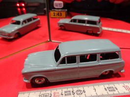 Peugeot 403 Break 1:43 (ohne Box) Dinky No.24F FR   >  (H12)