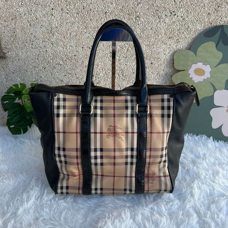 Burberry Handtasche, Top Zustand, Herbst-Schnäppchen!