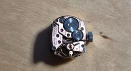 OMEGA MOUVEMENT CALIBRE ANTIQUE VINTAGE SWISS MADE 17 JEWELS