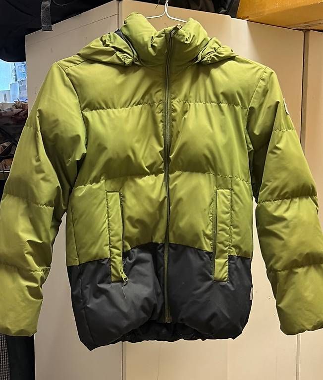 Reima Jacken & Mäntel: Doudoune Reima taille 140 – Gebraucht aus Lausanne von ale_yzt7