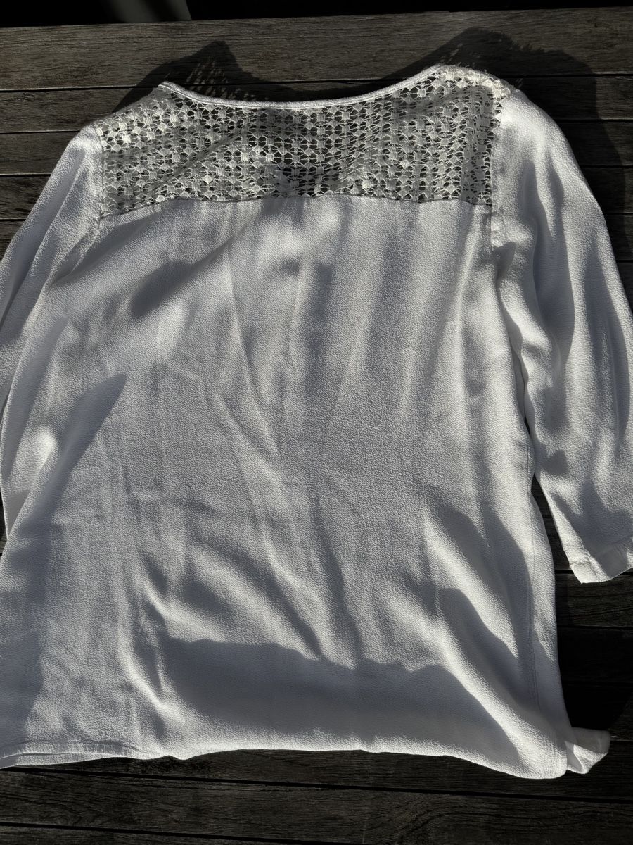 Blusen: Chemise et pull mi saison blanc  – Gebraucht aus Genève von Thelimitedshop 6