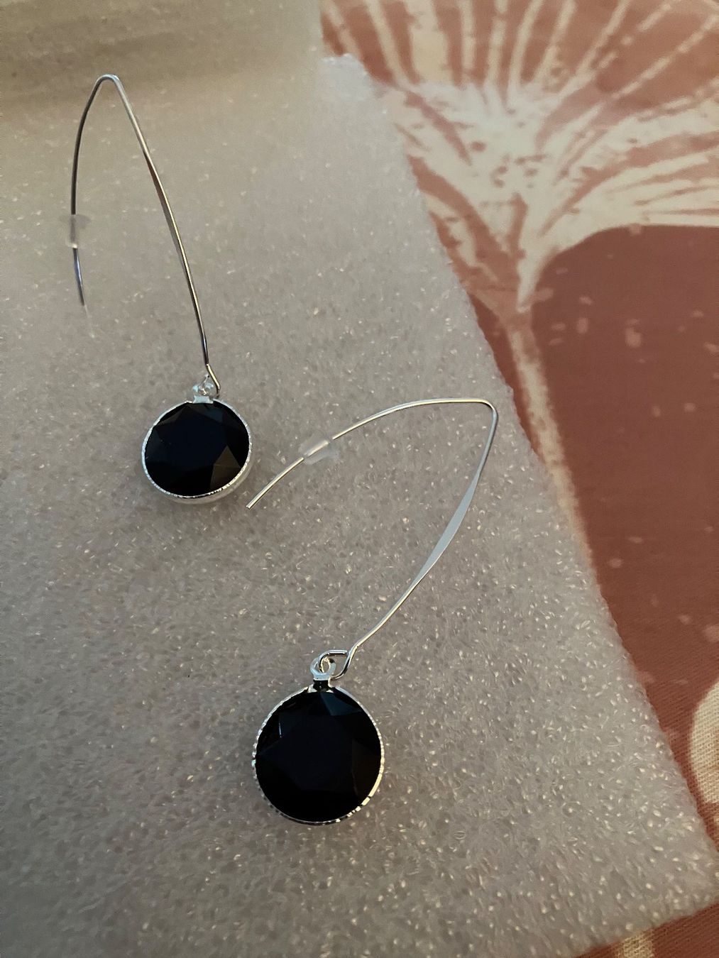 Orecchini pendenti & Orecchini a lobo: elegante Ohrhaken silberfarben mit schwarzem synth.Stein – Nuovo (secondo la descrizione) da Affoltern am Albis venduto da Dlotti 3