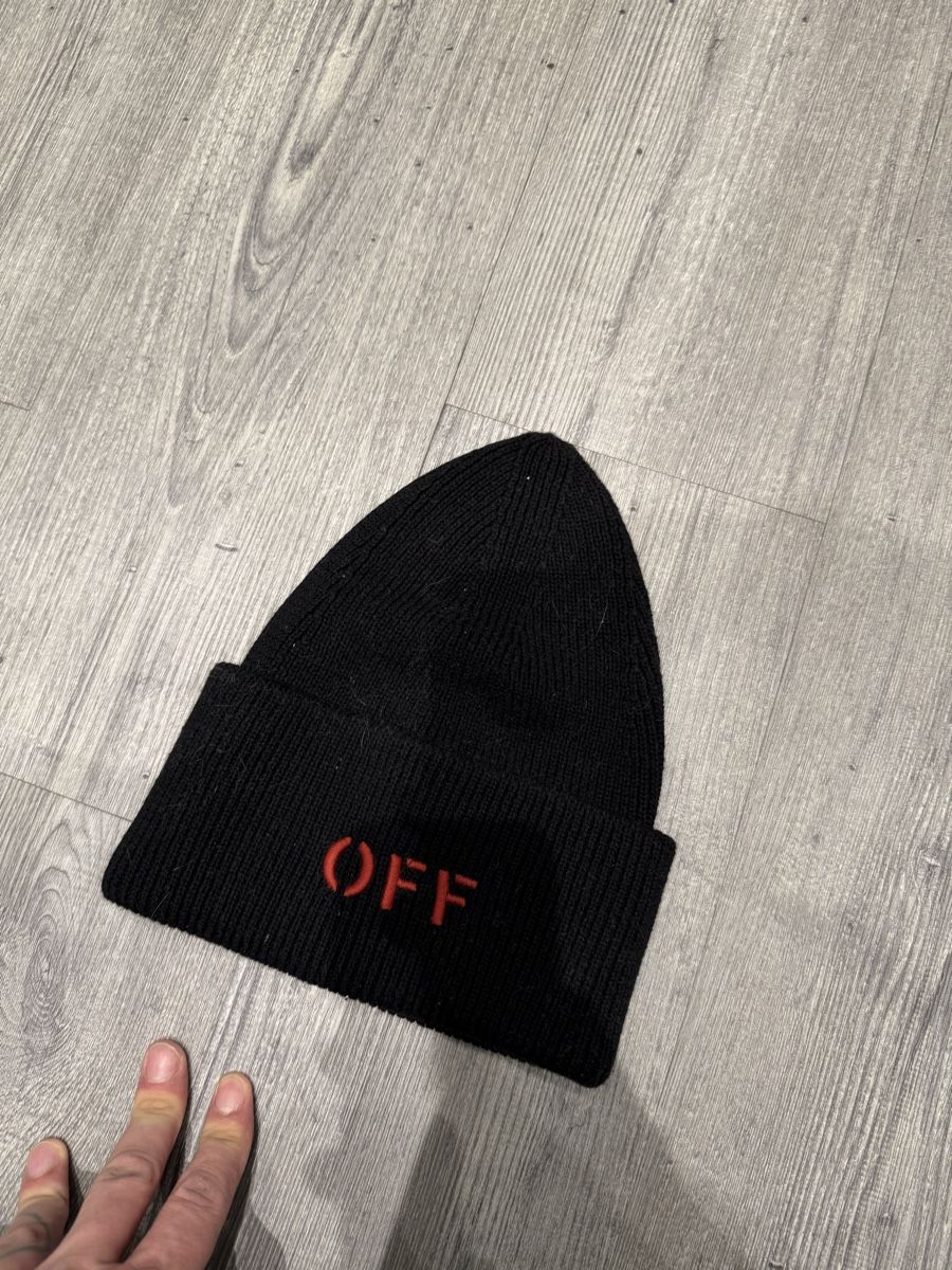 Copricapi, berretti & cappellini: Off white Ltd lunar new year beanie – Usato da Giubiasco venduto da Darkemperor