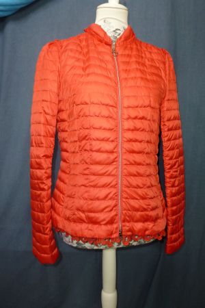 MARCCAIN DAUNENJACKE N3 90 % DAUNEN 10 % FEDERN ROT DESIGNER