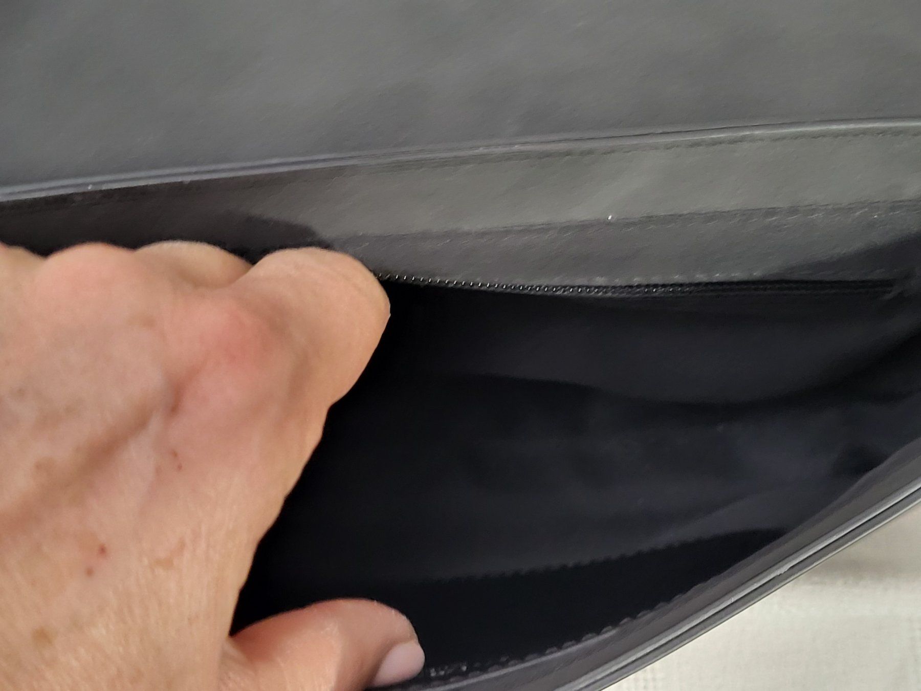 Maison Scotch Borse da donna: Schwarze Ledertasche mit Kette, Scotch&Soda – Usato da Zürich venduto da Roberto040 6