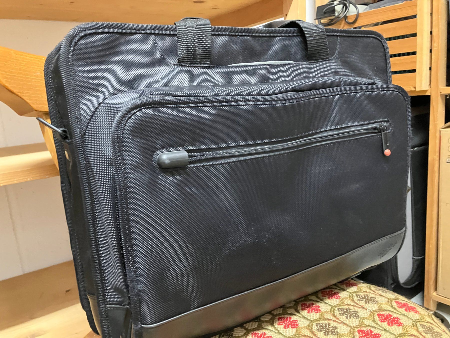 Valigie & Borse: Notebook Tasche schwarz mit 2 Fächern – Usato da Wetzikon ZH venduto da Herbi_58