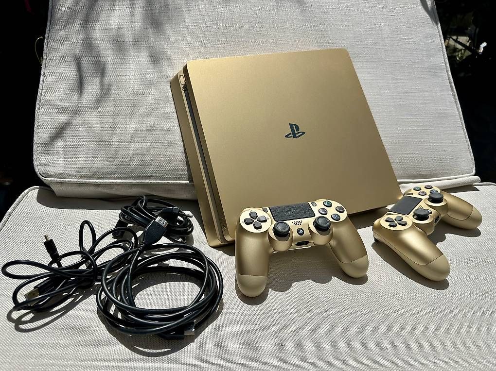 Konsolen: Goldene PlayStation 4 Slim , 2 Controller  – Gebraucht aus Untereggen von ggu_6lfc 3