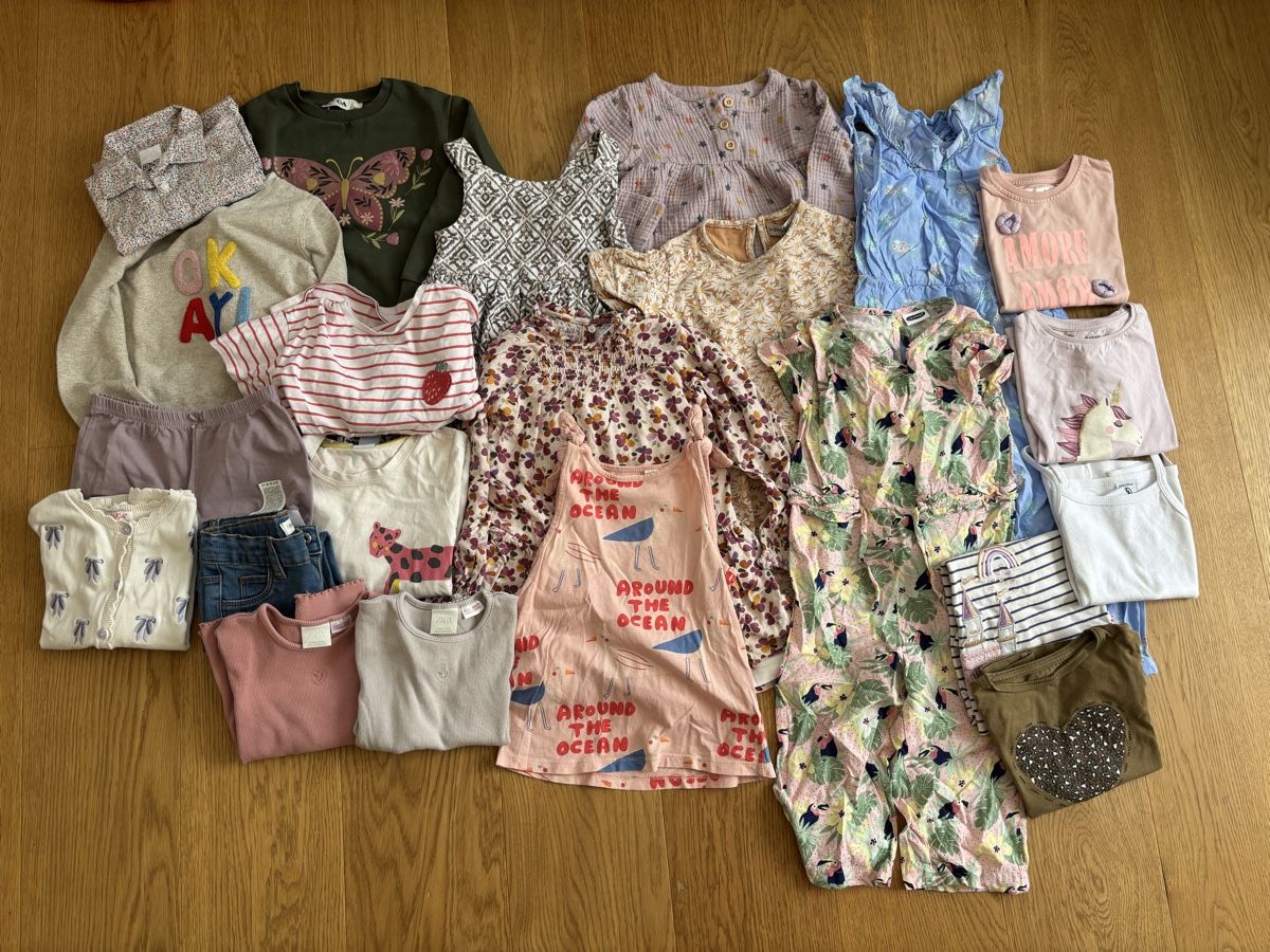 Lotti & Set di vestiti: Kleiderpaket Mädchen Gr. 98/104 – Usato da Adliswil venduto da L.Lau