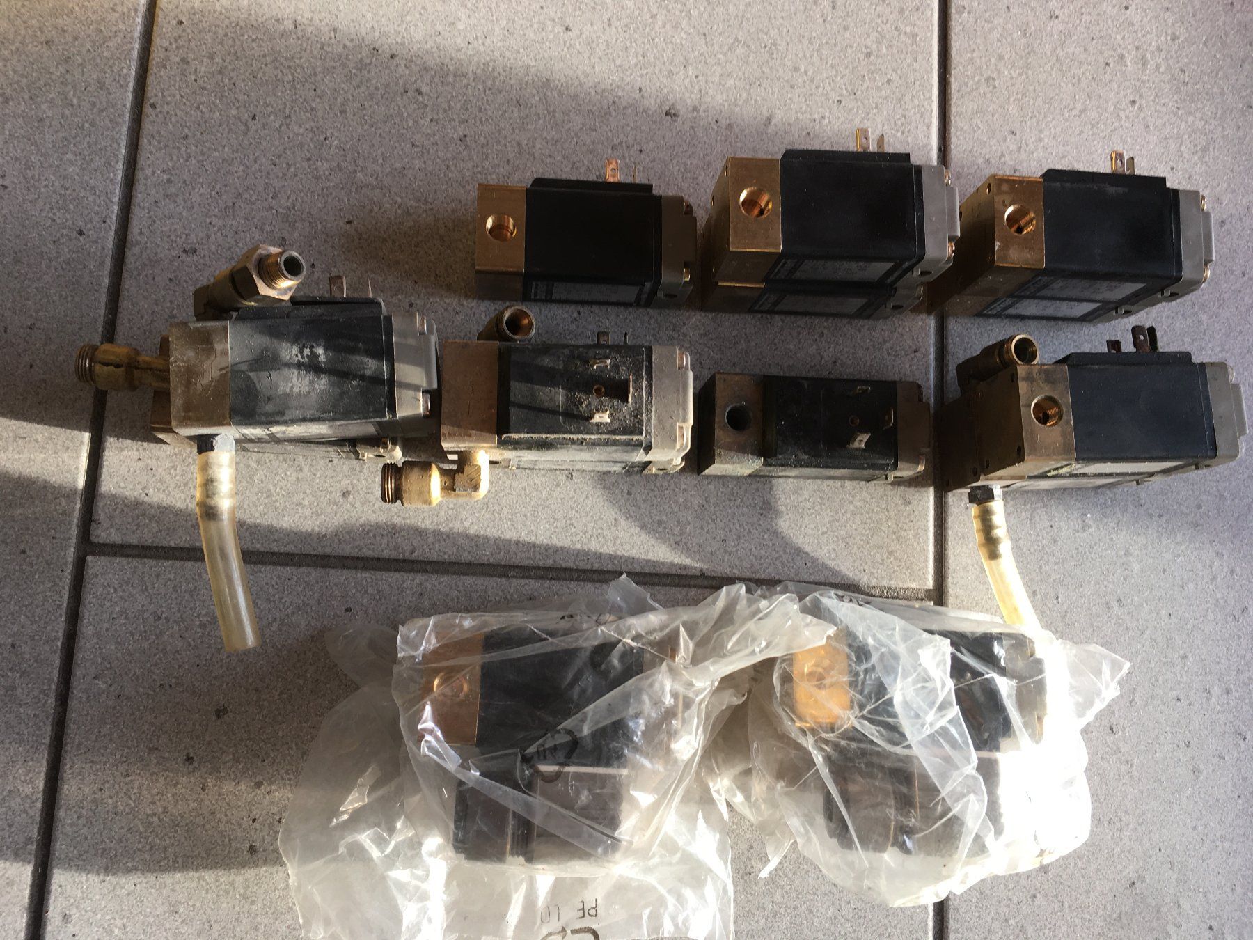 Composants électroniques: 13Stk. Magnetventile 48Vac Bürkert – D'occasion à Hinwil par ilon13 2
