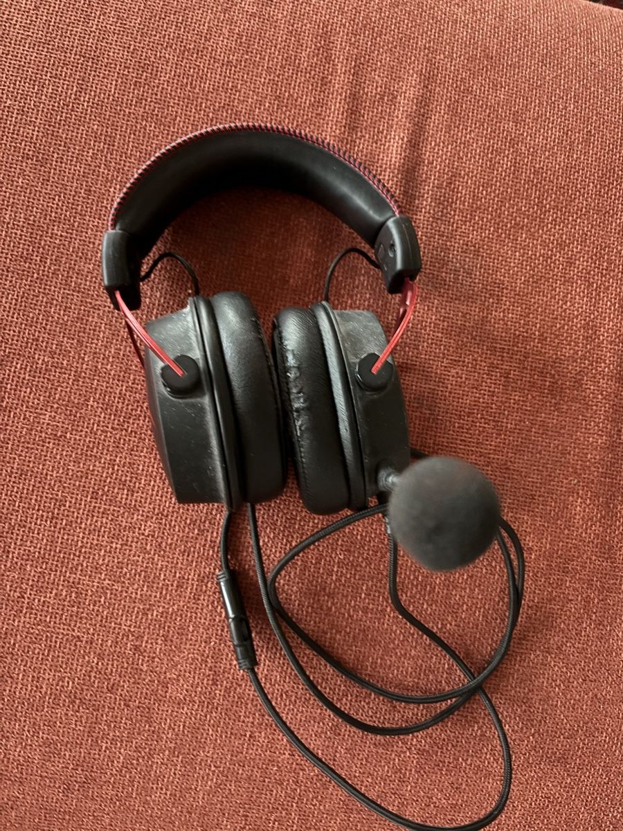 Hyperx Cuffie: Casque Hyperx noir et rouge  – Usato da Blonay venduto da Ollorvi 1