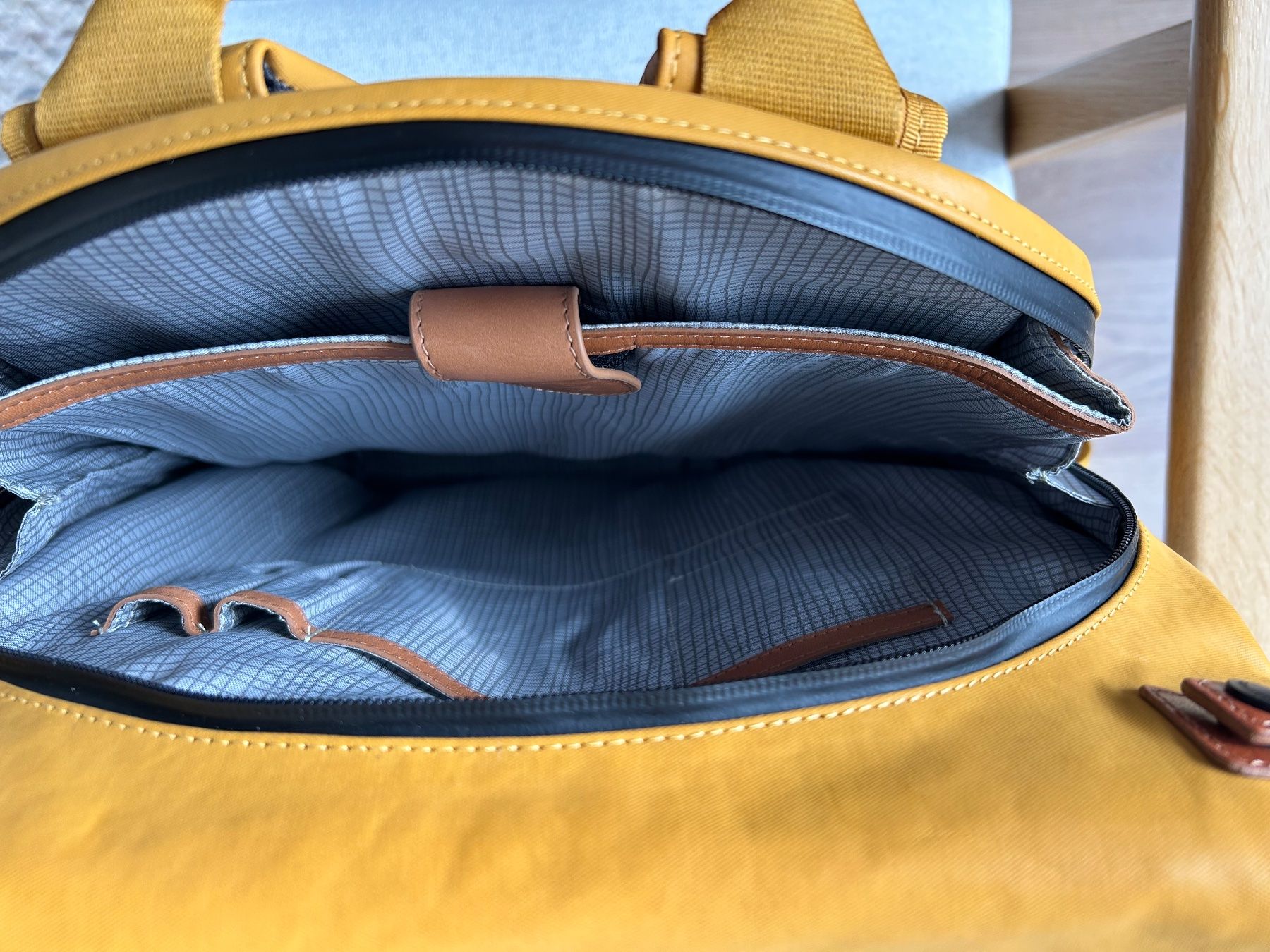 Aunts & Uncles Zaini: Stylischer Rucksack von Aunts & Uncles – Nuovo (secondo la descrizione) da Thun venduto da Younique 7