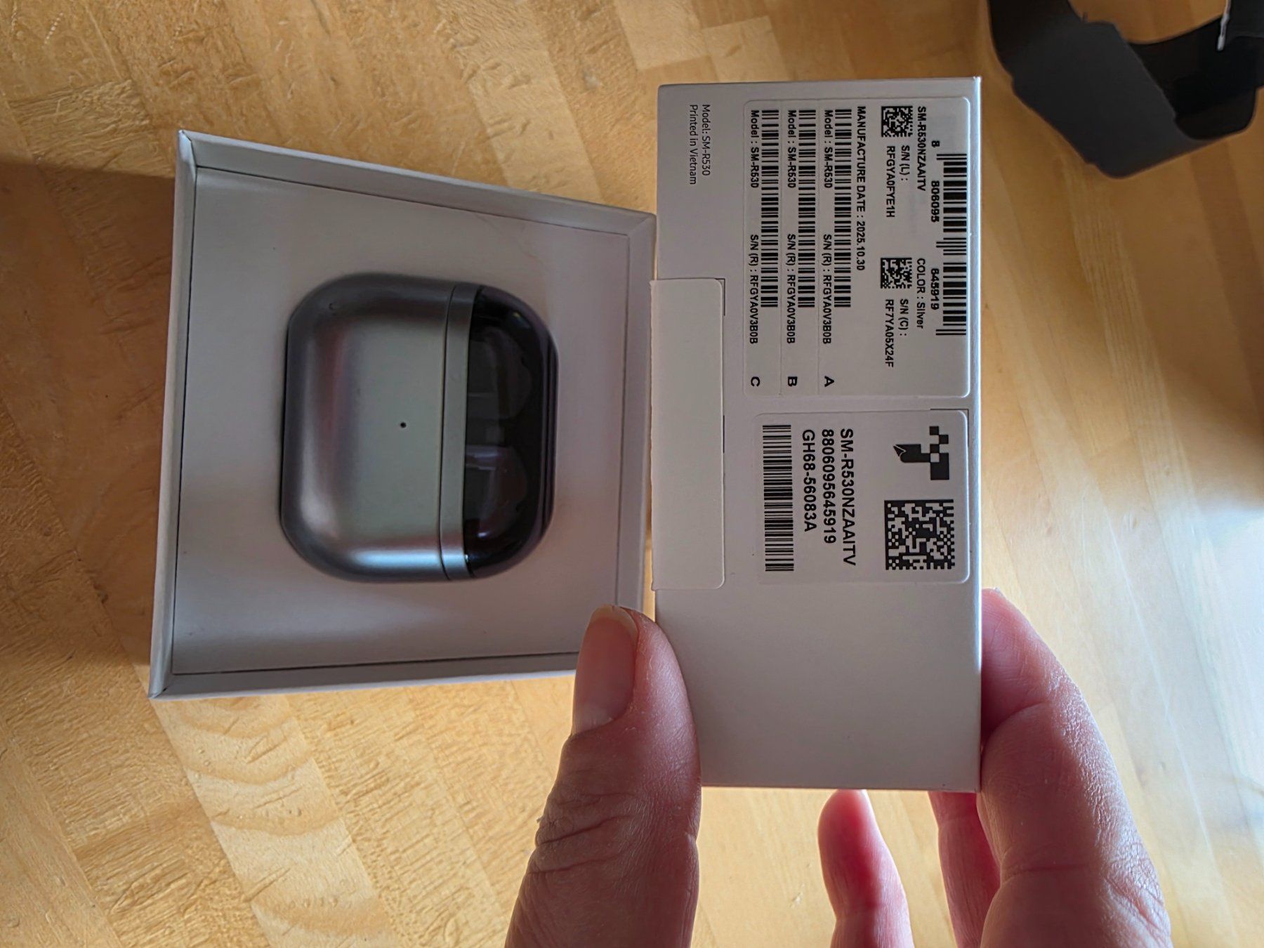 Samsung Cuffie: Samsung Galaxy Buds3 Auricolari open type True Wireless – Nuovo (secondo la descrizione) da Gordola venduto da ang_7257