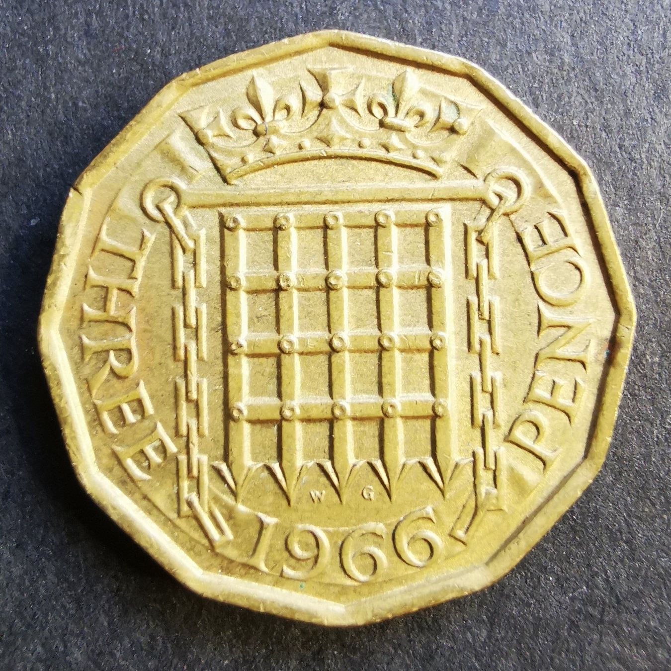Toutes les monnaies: P120 Angleterre 3 Pence Elizabeth II 1966 – D'occasion à Cousset par Patricio77 1