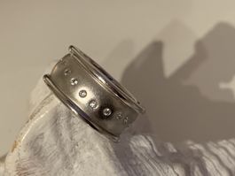 Ring 925 Silber mattiert mit Zirkonia Steinen