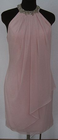 Elegantes rosa, Kleid mit Perlenkragen & freiem Rücken