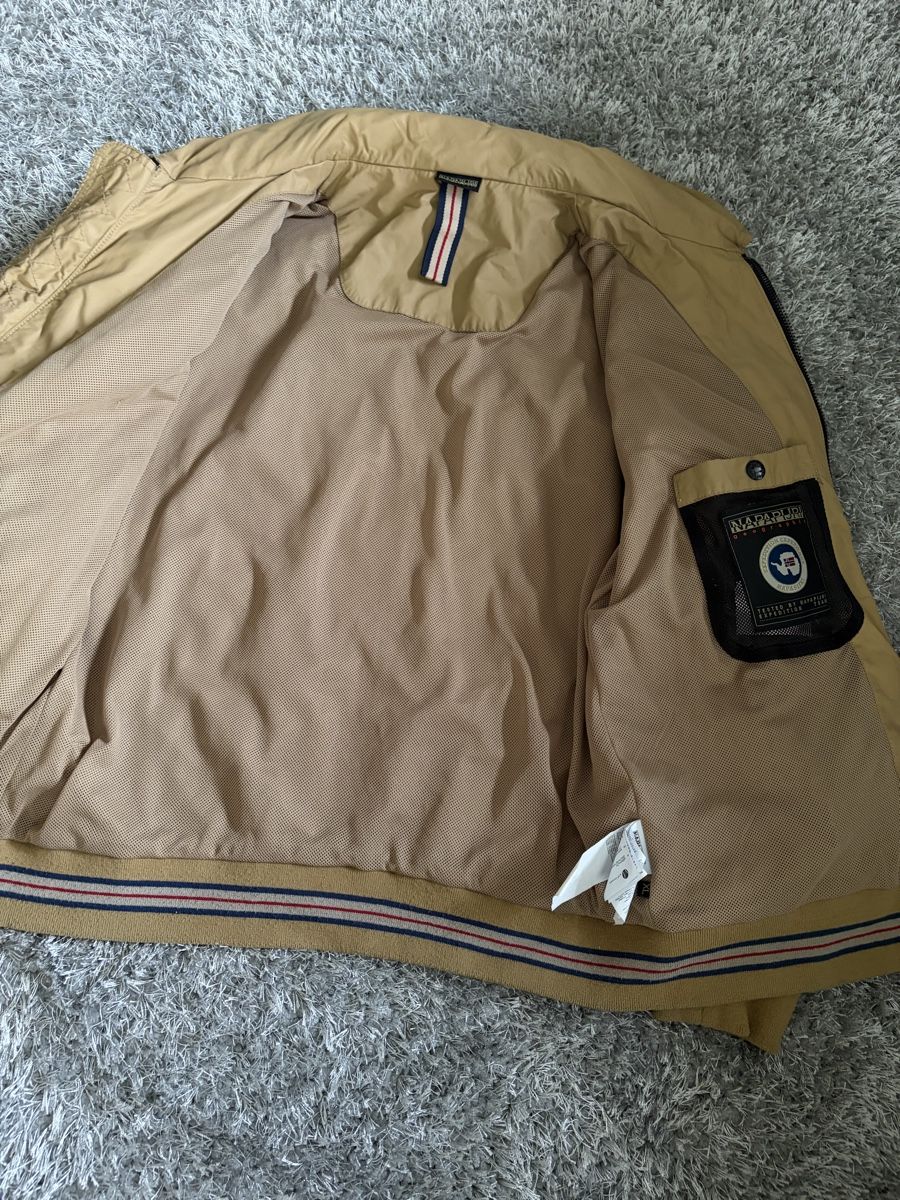 Napapijri Giacche: Napapijri Lightweight Jacket  – Nuovo (secondo la descrizione) da Brislach venduto da edu_t6pq 6