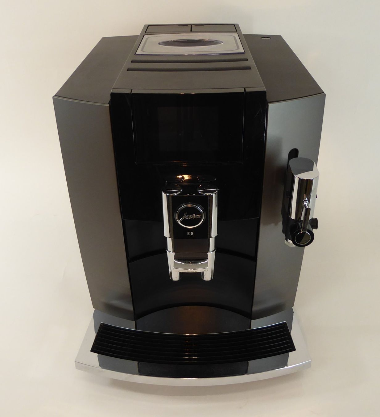Jura Macchine per caffè & Macchine per espresso: Jura E 8 Kaffeemaschine voll Automat – Usato da Bern venduto da blaukreuz-brocki_BE