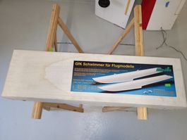 GFK. Schwimmer für Modellflugzeuge Grösse 2 Neu+OVP.