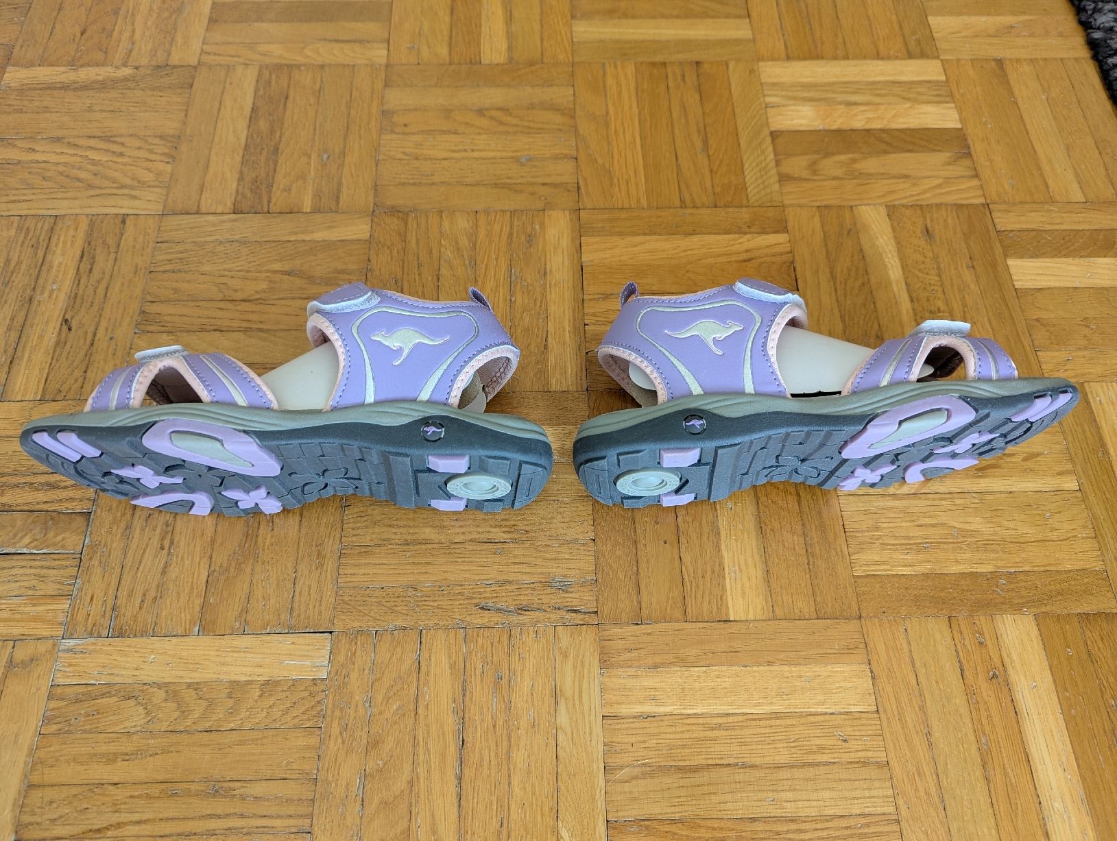 Scarpe per ragazze: Kangaroos Sandalen Mädchen Grösse 34 Neu  – Nuovo e nell'imballaggio originale da Lengnau AG venduto da sus_znf9 1