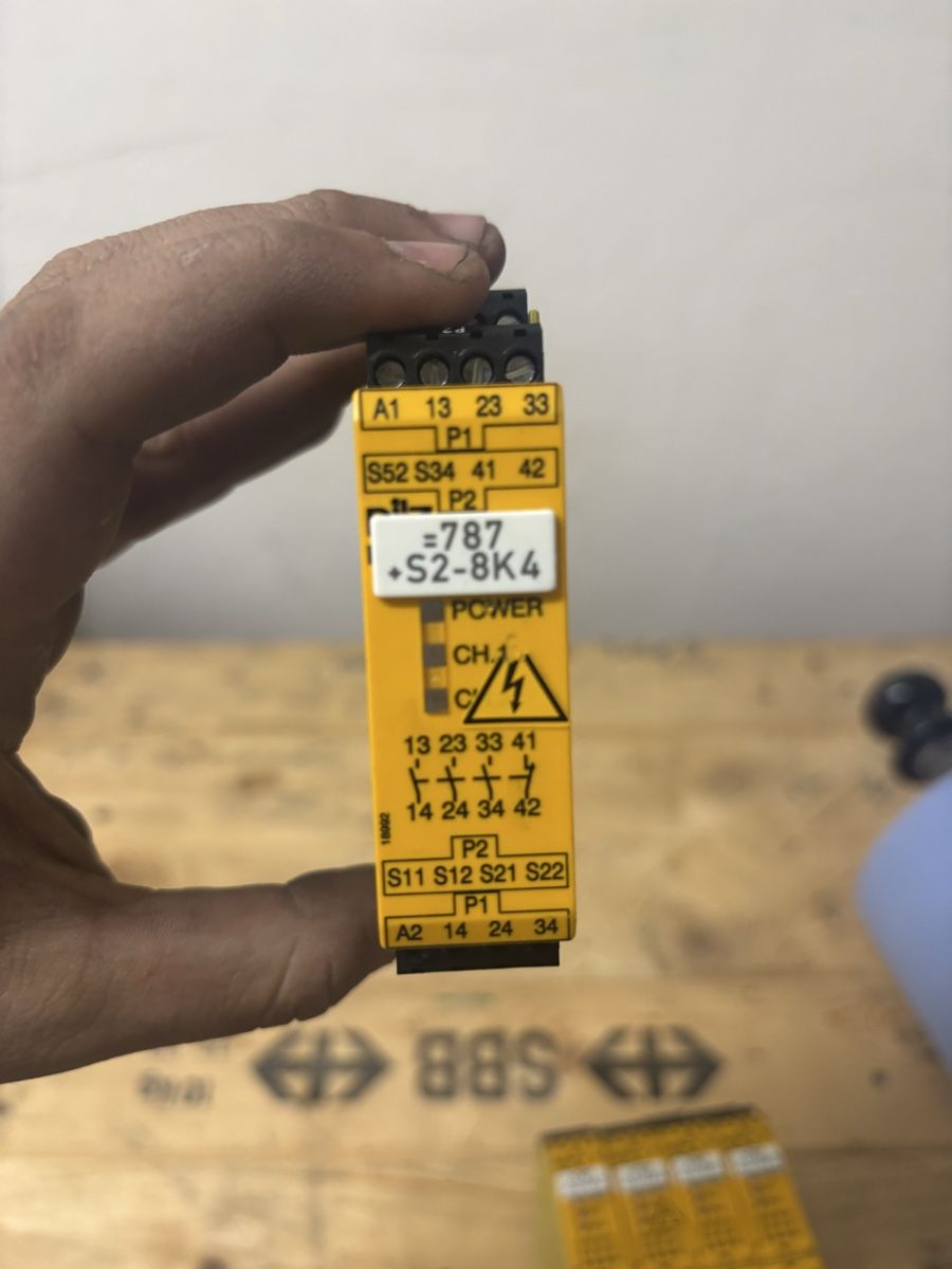 Componenti elettronici: Pilz PNOZ X2.8P – Usato da Laupersdorf venduto da mer_n9vn 2