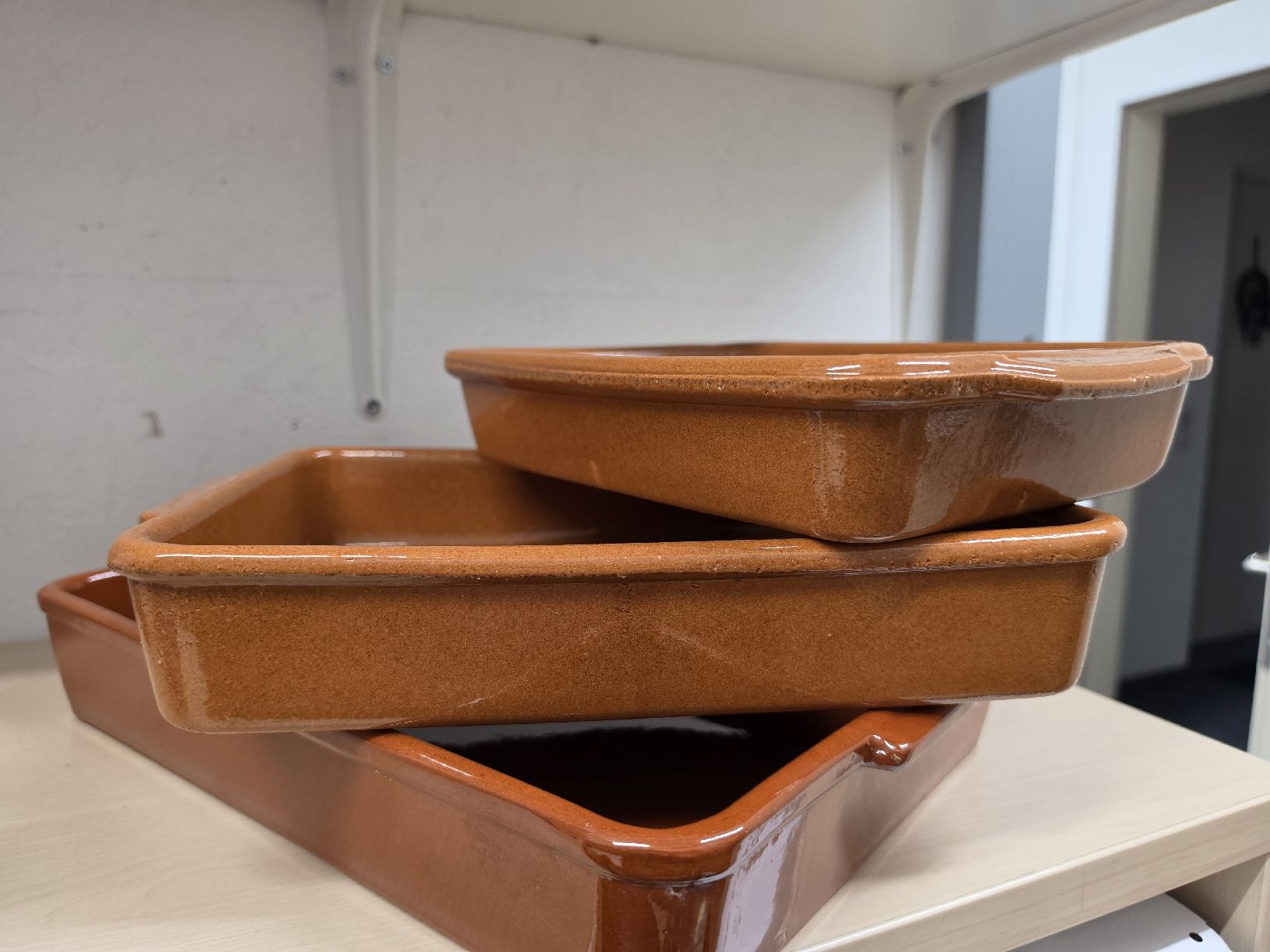 Padelle: Keramik Bräter braun 3er Set NEU – Nuovo (secondo la descrizione) da Herisau venduto da Antiques.AR