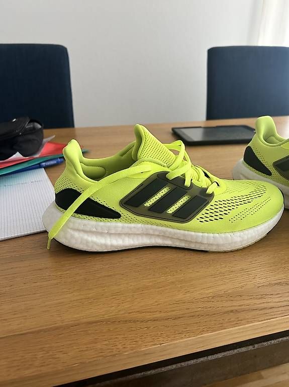 Adidas Scarpe da uomo: Adidas Laufschuhe Herren Gr.45 – Usato da Basel venduto da Raphael.Iff