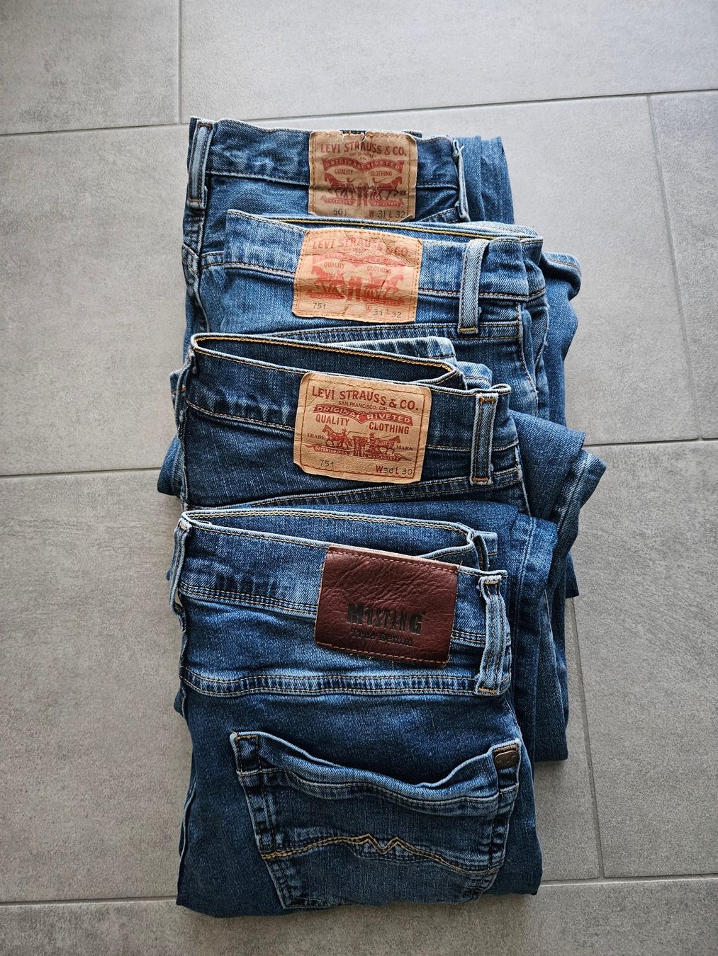 Jeans: 4 Jeans Levis, Mustang 31/32******************************** – Usato da Liebistorf venduto da wii7