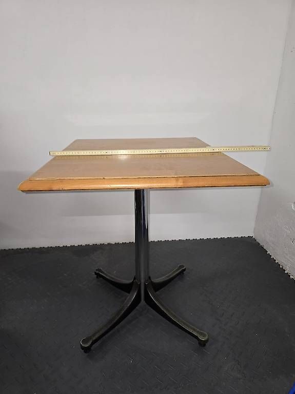 Tische: 10 tables restaurant / horeca 75x65 cm – Gebraucht aus Salgesch von can_s9gm