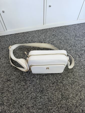 Tommy Hilfiger Umhängetasche weiss guter Zustand