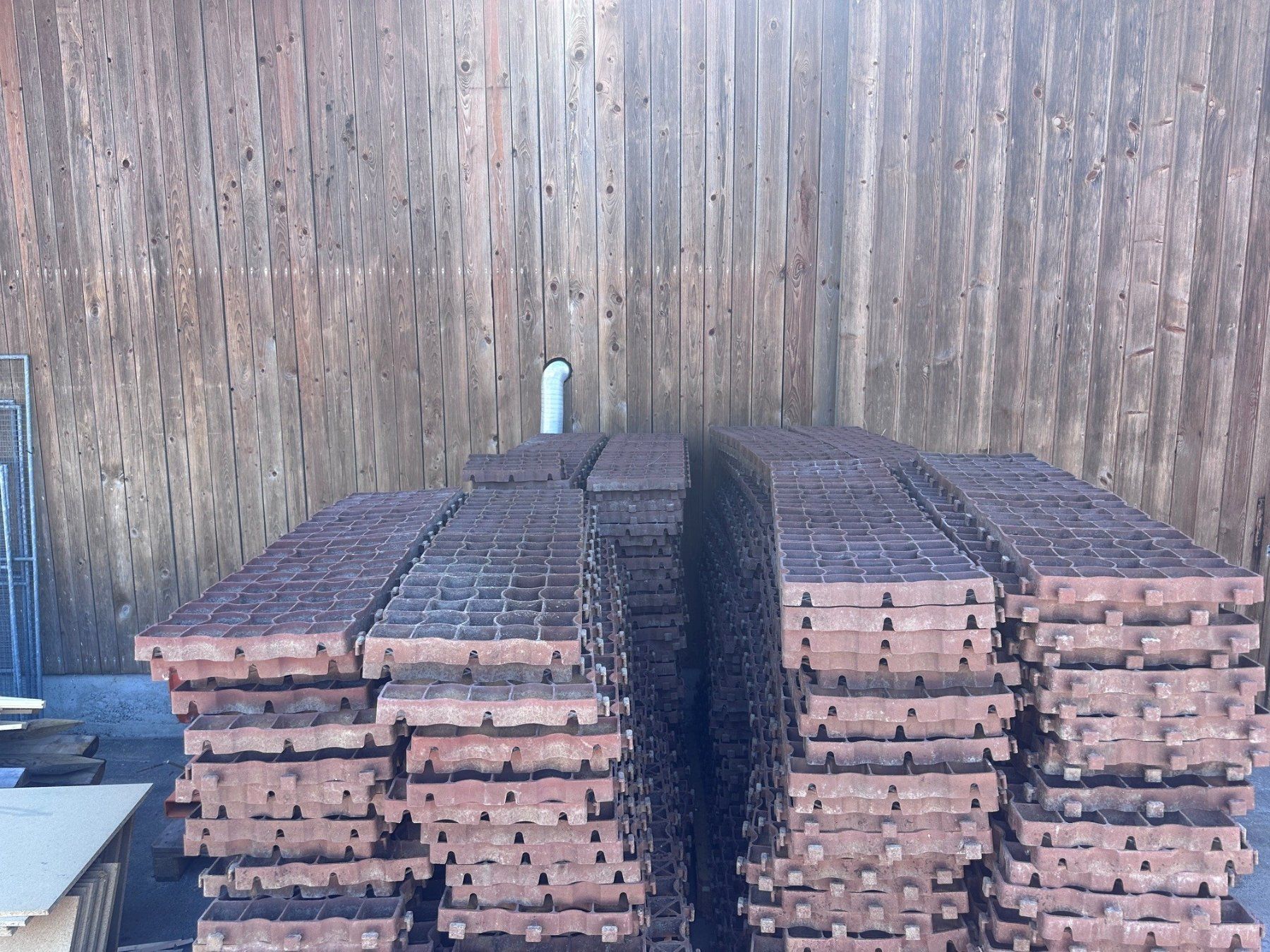Ecoraster Rivestimenti per pavimenti: ca. 135m2 Ecoraster E 40 S braun, ab Fr. 1.-- – Usato da Schüpfen venduto da Blueleader 3