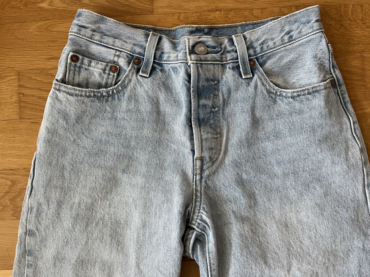 Levi's Jeans: Levi's 501 Jeans hellblau Grösse W25 – Usato da Frauenfeld venduto da heyLani 1