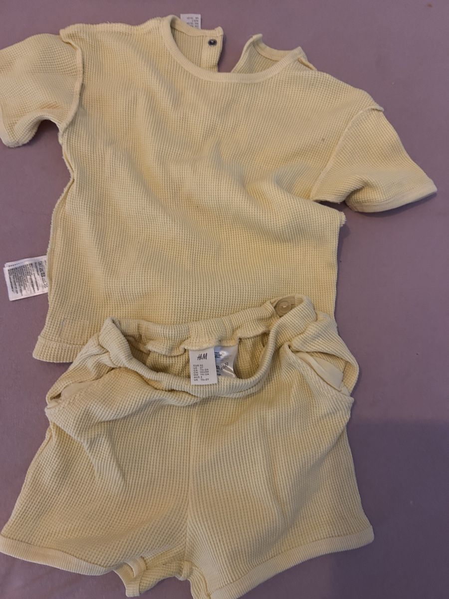 H&M Lotti & Set di vestiti: Sommer Set H+M Baby 92 Gelb – Usato da St. Gallen venduto da oli_ryy9 1