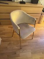 Elegante beige-goldene Stühle  4 Stück