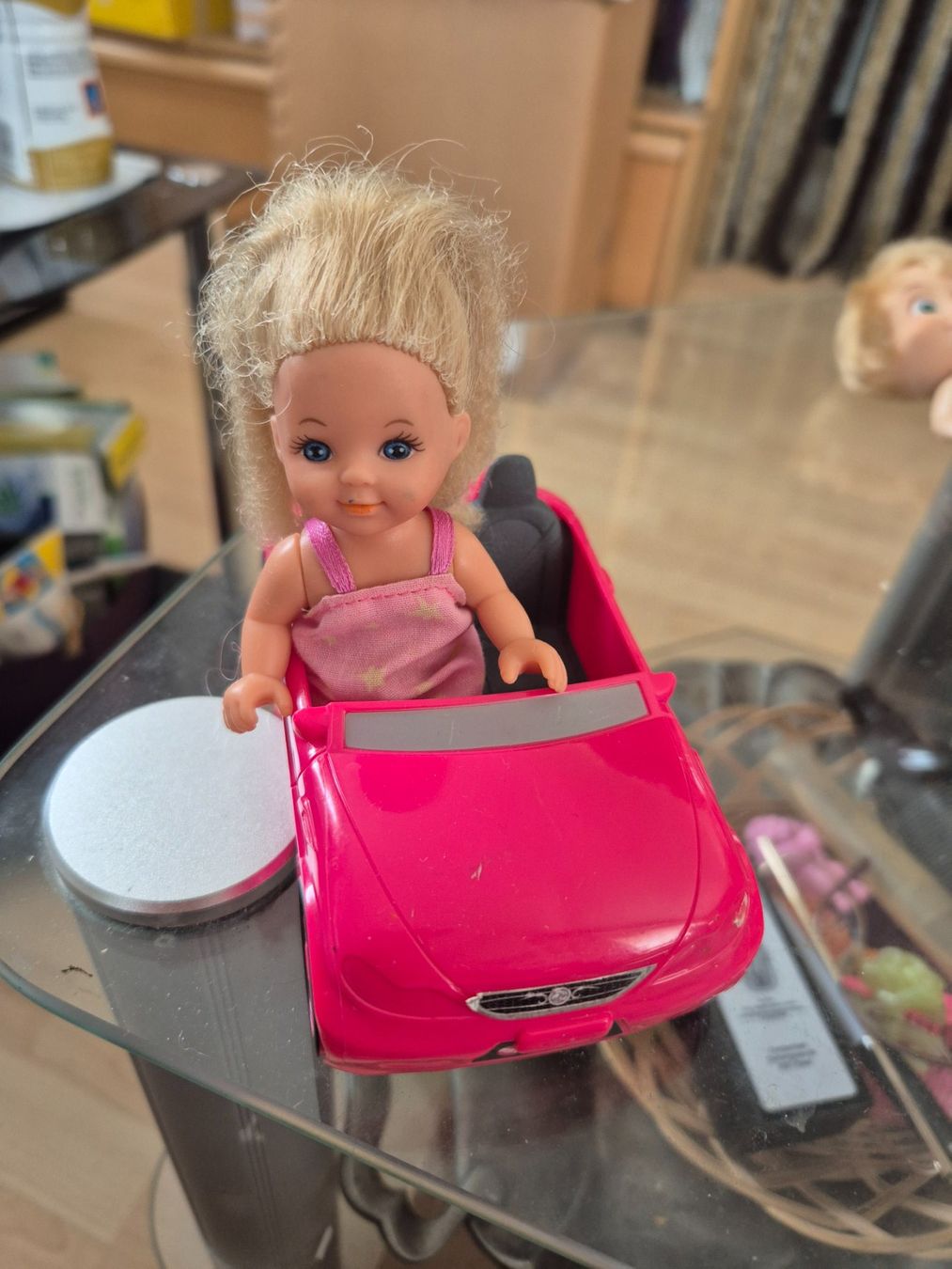 Bambole: Steffi's  Cabrio plus Shelly mit Auto  -  Sommerschnäppli – Usato da Aarau venduto da Goldwitch 1