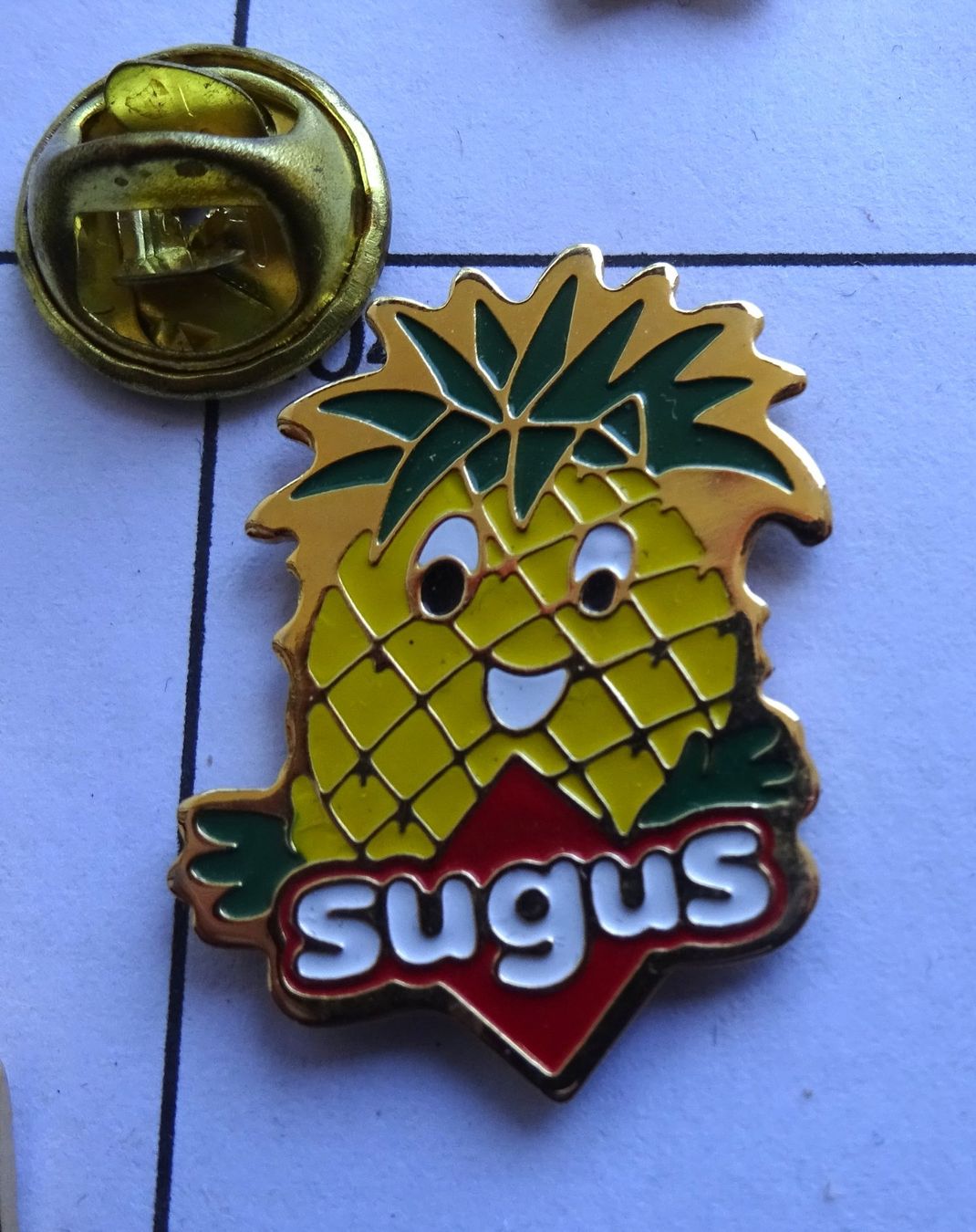 Placchette & Badge: Pin SUGUS Ananas – Usato da Utzenstorf venduto da BUtter81