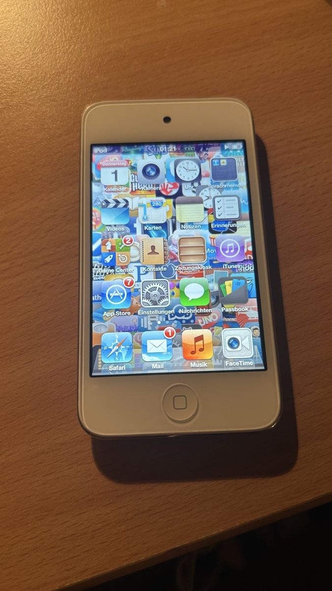 Apple Lettore multimediale portatile: Apple iPod Touch 4. Gen 32GB Weiss – Usato da Bülach venduto da wil_z8tf 4